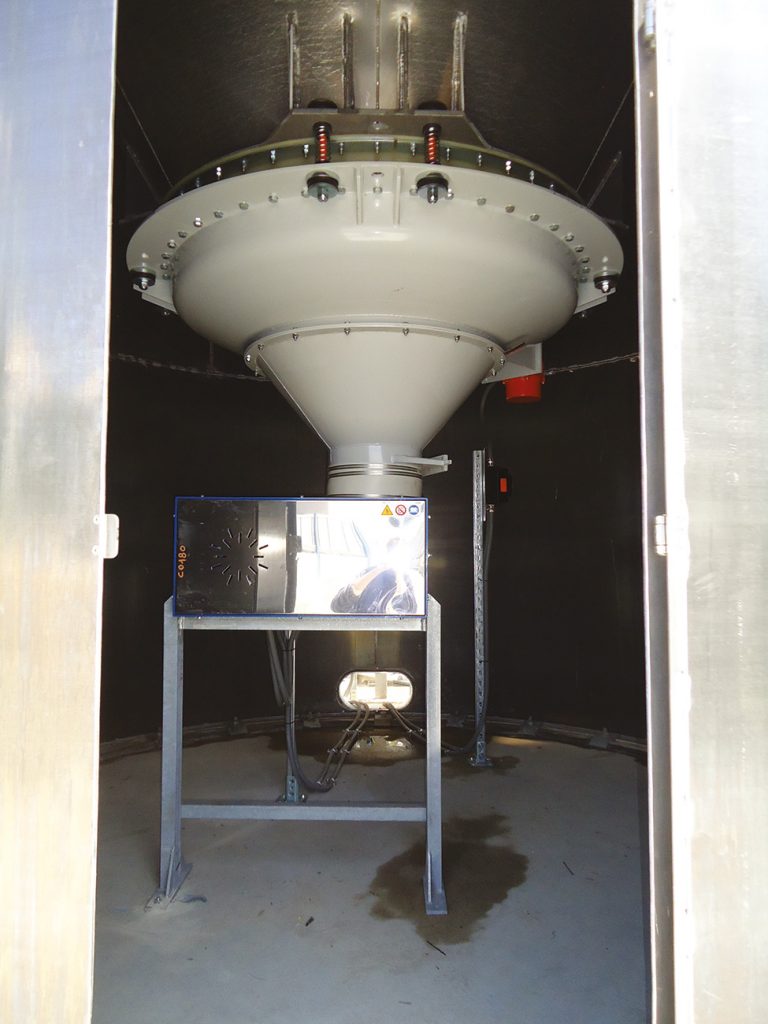 Cône vibrant pour silo mélangeur vertical pour le recyclage plastique Cône vibrant pour silo mélangeur vertical pour le recyclage plastique